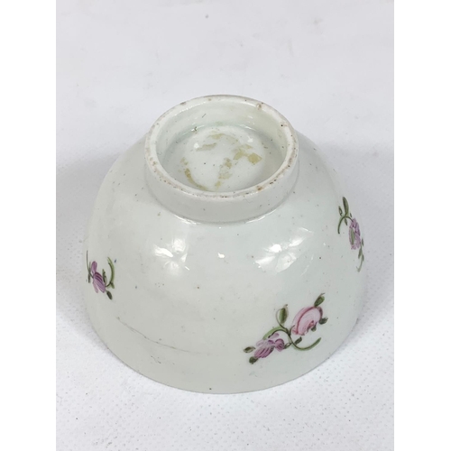 470 - A late 18th century Chinese porcelain tea bowl. 8.5cm x 5cm