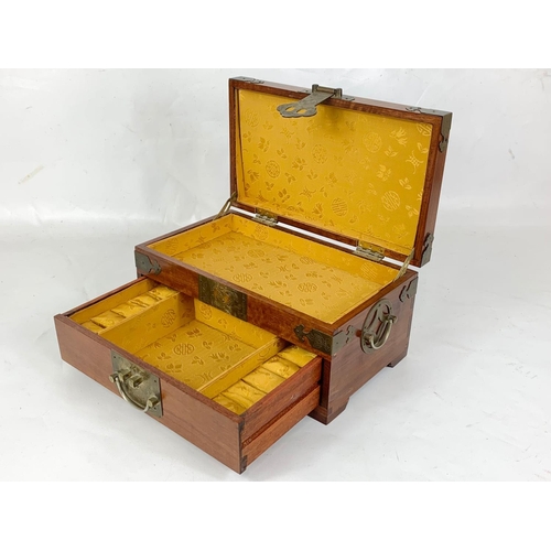 63 - A Chinese jewellery box, 30cm x 18cm x 15.5cm