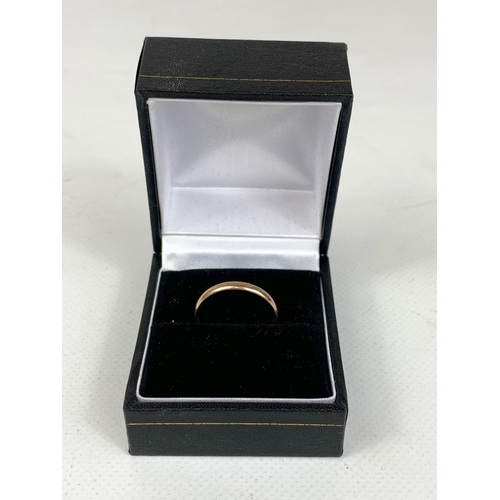 719 - 9ct gold ring, UK size M