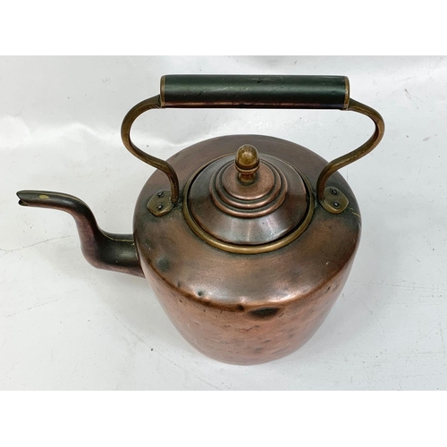 77 - A Victorian copper kettle, 28cm x 27cm