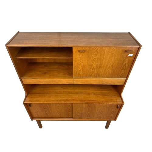 791 - Teak Mid Century highboard by Nathan Furniture. 122cm x 45cm x 141cm