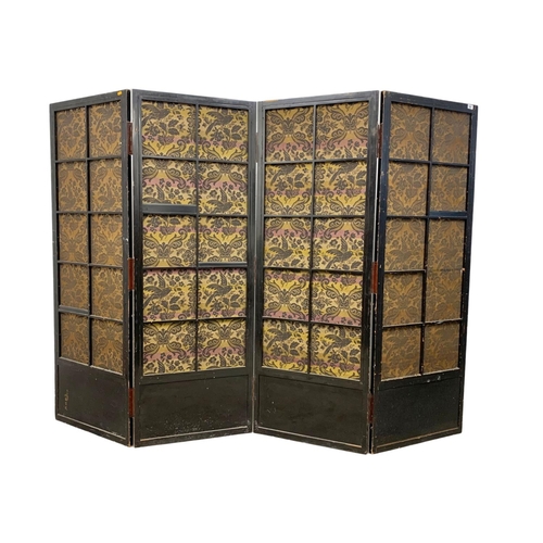 799 - Early 20th Century Chinese four tier room divider/screen with silk and lacquer circa 1900/1920. 250c... 