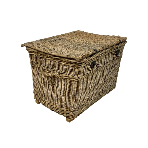 80 - A large Edwardian wicker basket with lock and key, 75cm x 54cm x 52cm