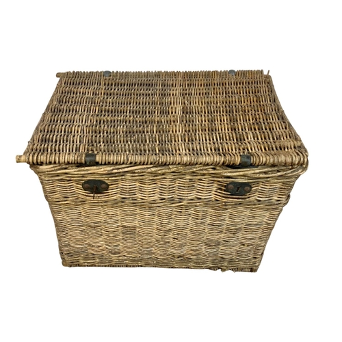 80 - A large Edwardian wicker basket with lock and key, 75cm x 54cm x 52cm