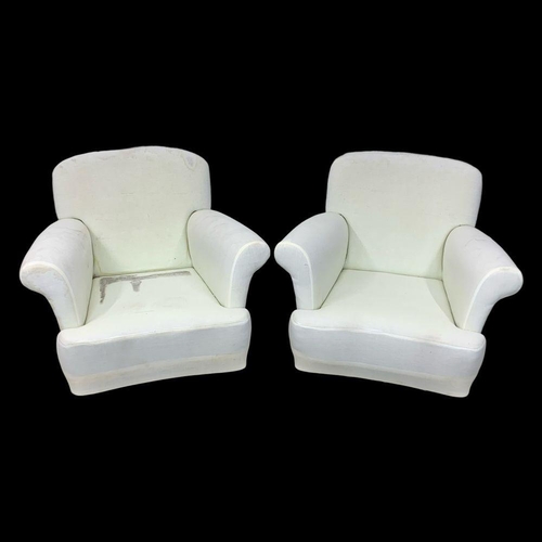 801 - A pair of vintage club armchairs. 89cm x 90cm x 72cm