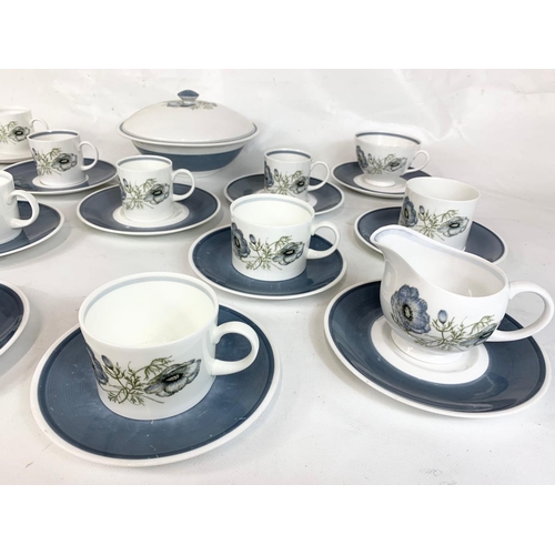 580 - A 27 piece Wedgewood, Susie Cooper Design, cups, saucers, etc