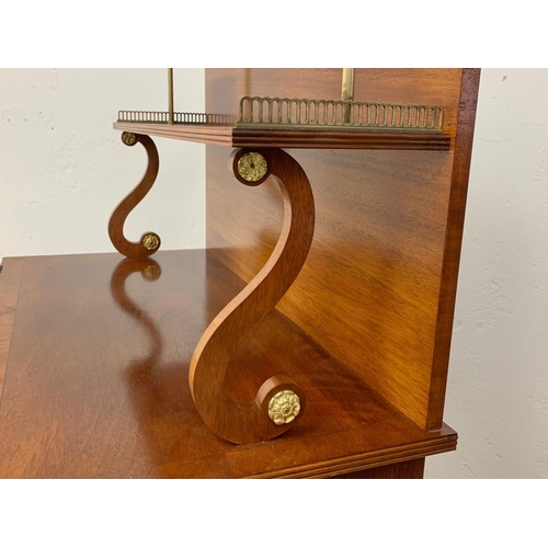 1077 - A Regency style Step Back inlaid mahogany chiffonier with brass gallery. 85.5 x 44 x 133cm.  Key in ... 