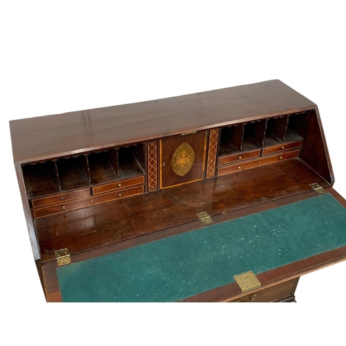 1030 - A large 18th century Georgian mahogany writing bureau with inlaid interior. Circa 1780. 126 x 52 x 1... 