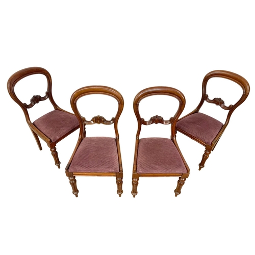 1039 - A set of 4 Victorian mahogany balloon back chairs. Circa 1860-1870