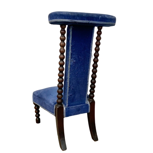 1042 - A Victorian Prie Dieu chair.