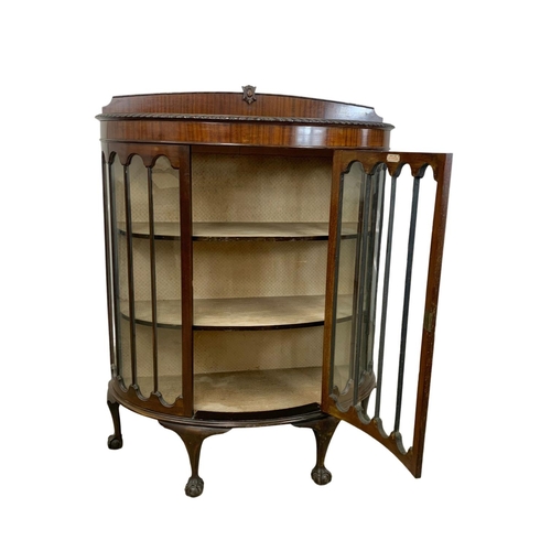 1057 - A 1930’s Chippendale style china cabinet. 107 x 46 x 137.5cm.