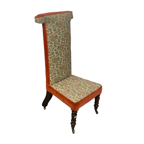 1079 - A Victorian Prie Dieu chair.