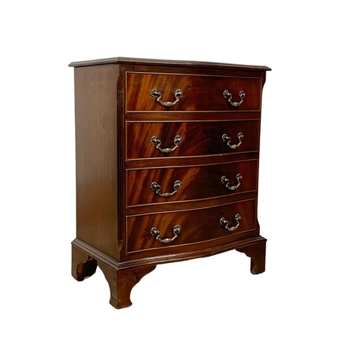 1094 - A Georgian style mahogany serpentine chest of drawers. 63 x 48.5 x 77.5cm