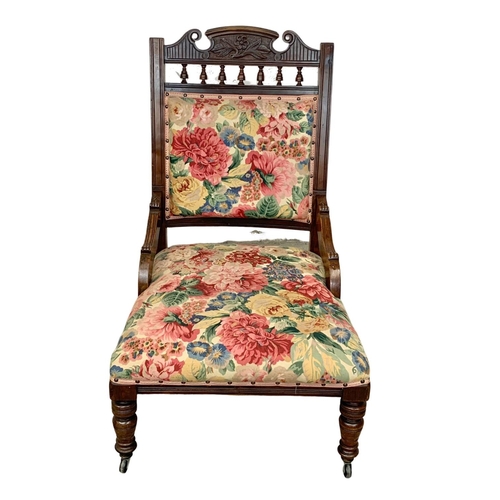 1115 - A late Victorian walnut ladies chair. Circa 1890-1900