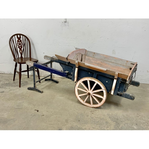 354d - An early 20th century cart. 180cm.