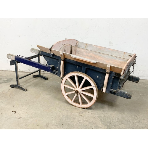 354d - An early 20th century cart. 180cm.