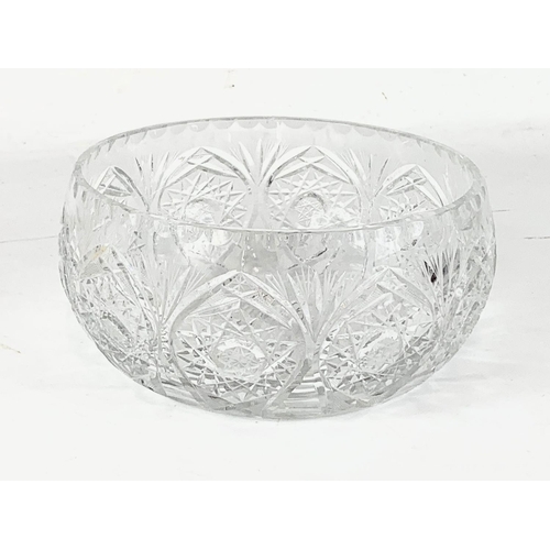 391 - A vintage Bohemian Pinwheel cut lead crystal bowl, 20cm x 10cm