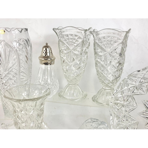 404 - A large quantity of vintage crystal and cut glass