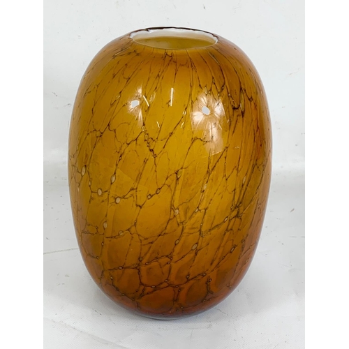 496 - A 1960’s Art Glass vase. 25cm.