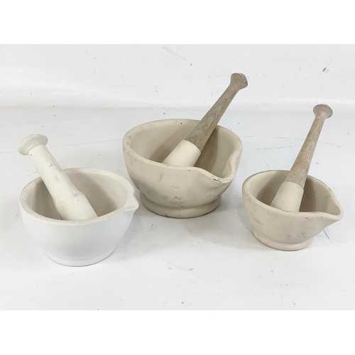 51 - 3 vintage Pestle & Mortar’s. Largest 17cm.