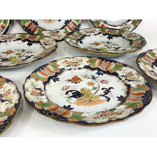 639 - A set of early 19th century “Improved Iron-Stone China dinner plates and bowls. Circa 1820.