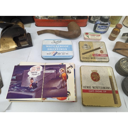 704 - Sundry lot including cut throat razor Wagner & Solingen, medicine bottles, find, stamper, postcards,... 