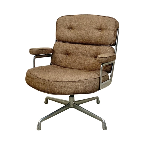 821 - An original Charles & Ray Eames Time Life “Lobby Chair” designed for Herman Miller. Model ES104