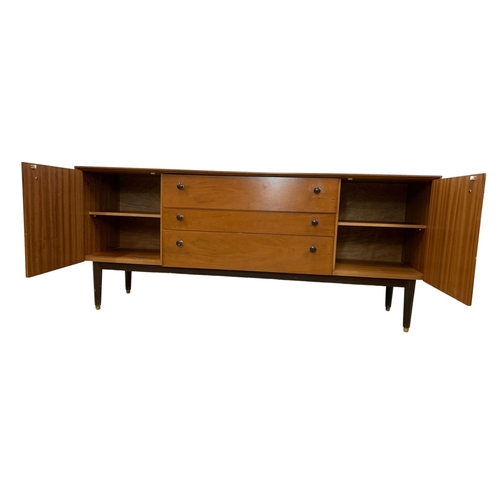 858 - A Mid Century sideboard. 1950-1960. 162.5 x 43 x 69.5cm