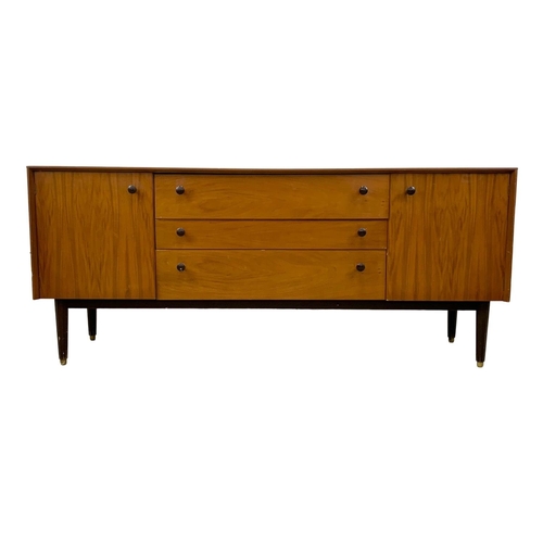 858 - A Mid Century sideboard. 1950-1960. 162.5 x 43 x 69.5cm