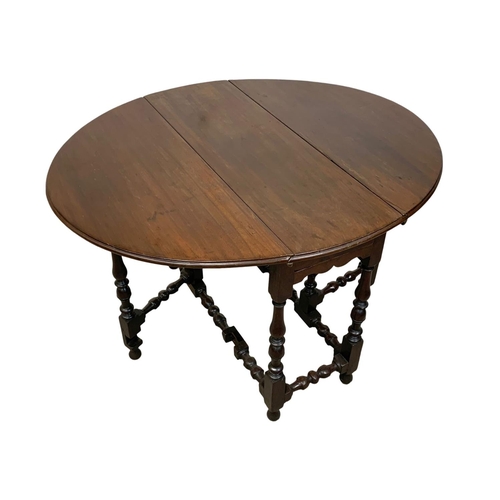 866 - An 18th century George II Spanish mahogany Gateleg drop leaf table with drawer. Circa 1730-1740. Ext... 