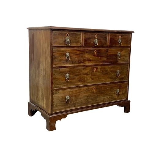 877 - A large Georgian mahogany chest of drawers. Circa 1800-1820. 111 x 54 x 99cm.