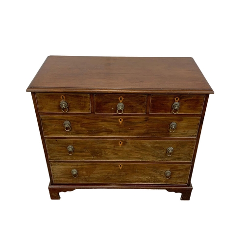 877 - A large Georgian mahogany chest of drawers. Circa 1800-1820. 111 x 54 x 99cm.