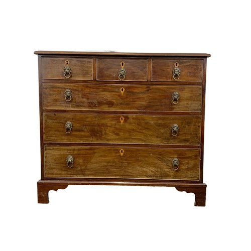 877 - A large Georgian mahogany chest of drawers. Circa 1800-1820. 111 x 54 x 99cm.