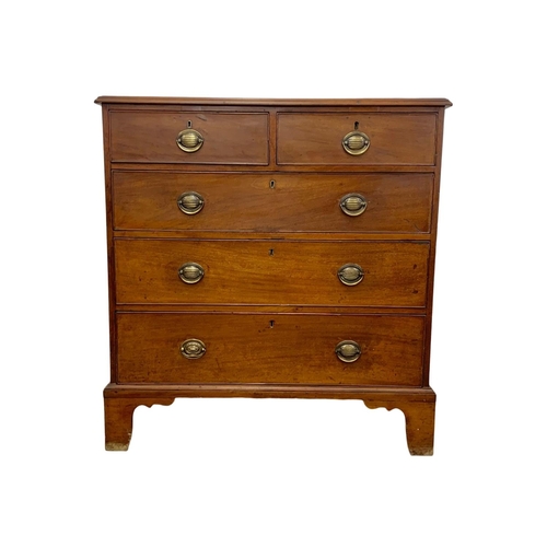 903 - A large late Georgian mahogany chest of drawers. Oak lined. Circa 1830’s. 99.5 x 52 x 104cm.