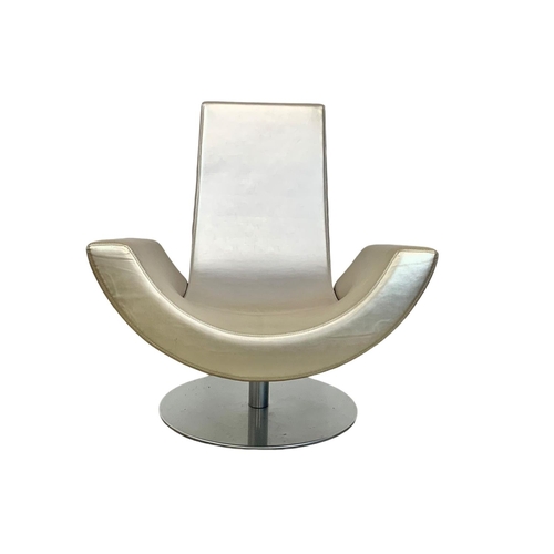 943 - An Italian designer “Fly” Contemporary swivel lounge chair by Arketipo. 83 x 86 x 88cm.