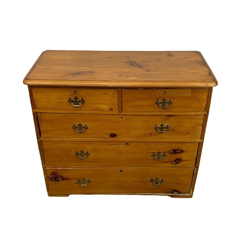 947 - A Victorian pine chest of drawers. 99 x 46 x 83cm.