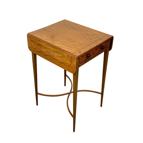 1022 - A small Edwardian satin wood Pembroke table with drawer. Closed 43.5 x 51 x 75cm