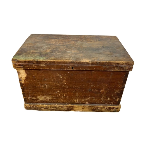 250 - A Victorian pine storage trunk. 63 x 38 x 38.5cm