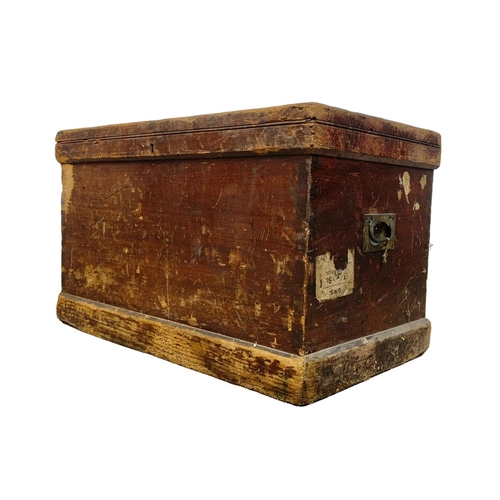 250 - A Victorian pine storage trunk. 63 x 38 x 38.5cm