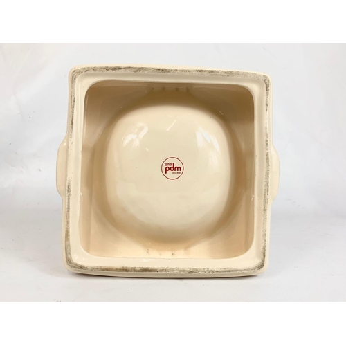 396 - A Wade pottery ashtray “Hamlet” 18 x 5cm