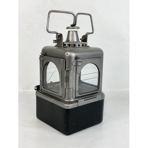 48 - A vintage Railway paraffin lantern. 15 x 30cm