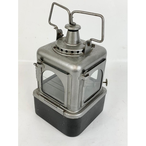 48 - A vintage Railway paraffin lantern. 15 x 30cm