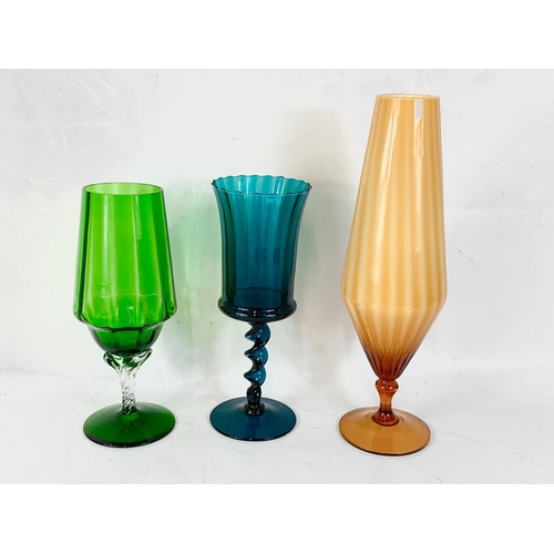 535 - 6 pieces of Art Glass. Largest 43cm.