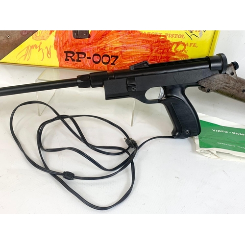 55 - A Sonix Combination Rifle & Pistol RP-007 video game gun in box.