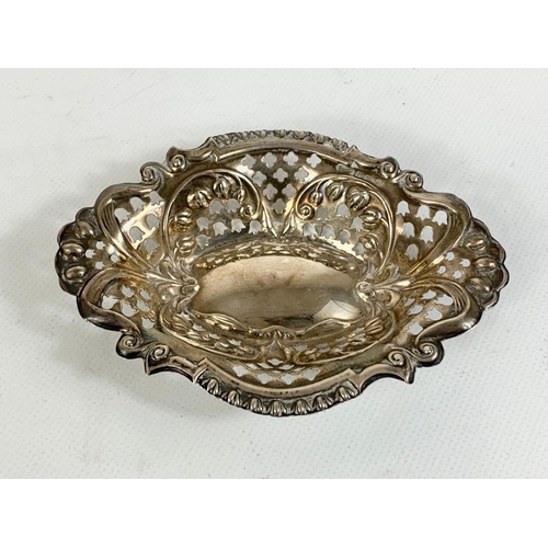 718 - A pair of Sterling Silver Bon Bon dishes. Birmingham mark, 42gms