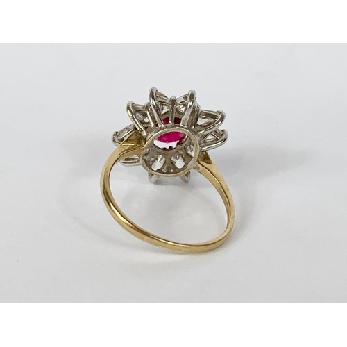 723 - A 9ct gold ring.