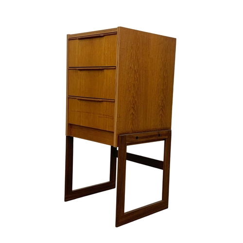 814 - A Danish teak chest of drawers by Steens Denmark. Mid Century. 1960-1970. 44 x 40 x 90.5cm