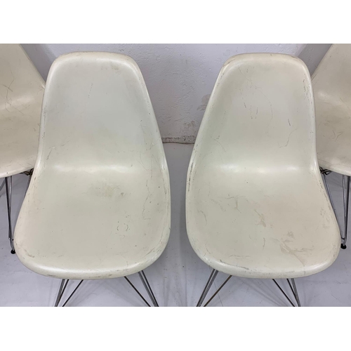 846 - A set of 4 vintage Charles & Ray Eames style Model DSR chairs. Circa 1980.