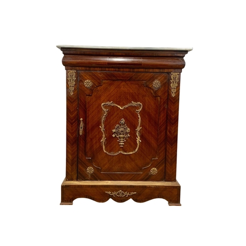 863 - An 18th century style French marble top marquetry cabinet. 85 x 41 x 105cm