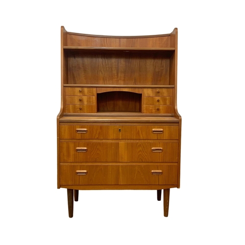 906 - A Danish teak Mid Century vanity unit with 9 drawers and foldaway mirror. Denmark 1960’s. 83.5 x 43 ... 